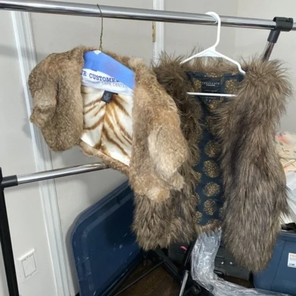 Assorted items - Picture 6 of 12